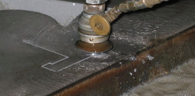 2020-05_Cutting-with-water Cutting with Water